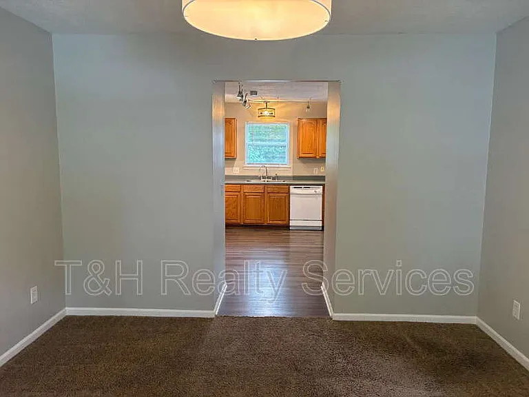 6609 Smithfield Dr — Photo 6