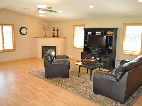 Fully finished addition Great Room (23' x 21')