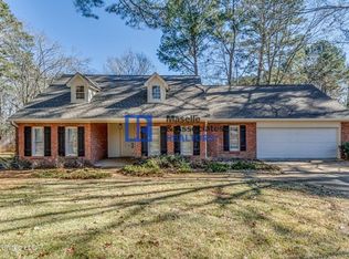 560 Dixton Dr, Brandon, MS 39047