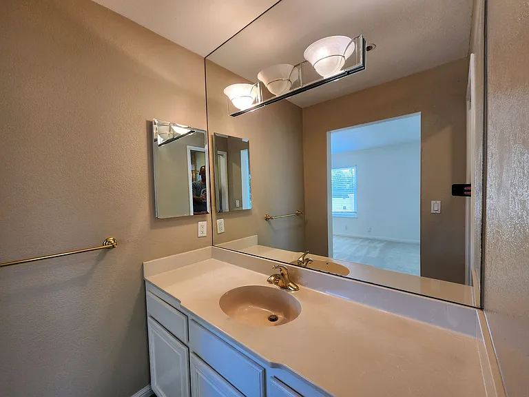 1465 Kentfield Ave — Photo 11