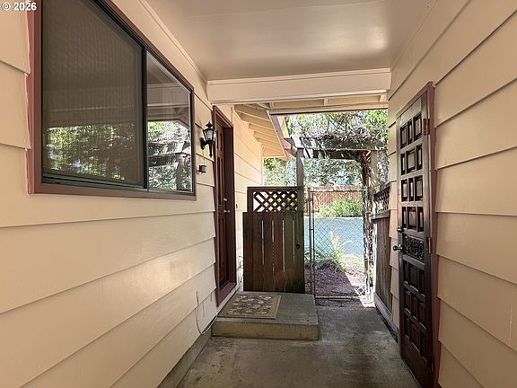 3rd image of 4910 Whiteaker St