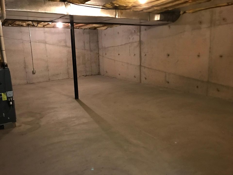 2nd image of 43 Warwick Cir