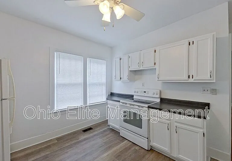 461 Reinhard Ave — Photo 7