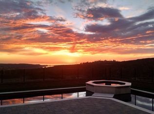 7111 Sitio Caliente, Carlsbad, CA 92009