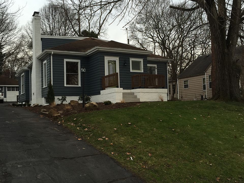 1st image of 139 Harcourt Dr