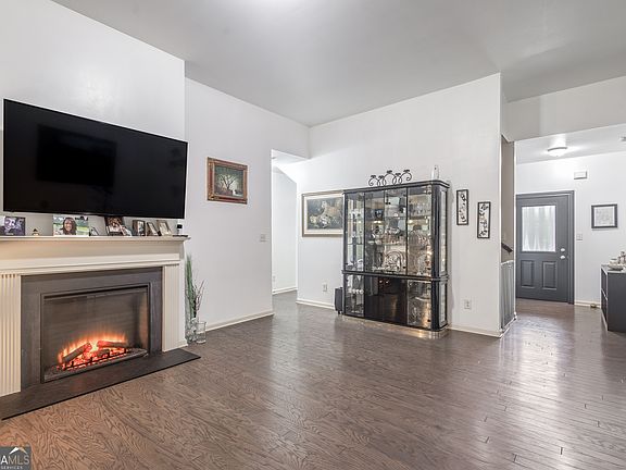 3rd image of 21 Sunny Point