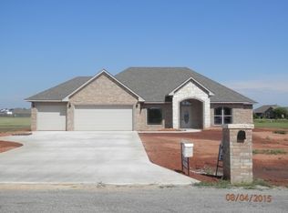 63 Mountain Ridge Dr, Lawton, OK 73507