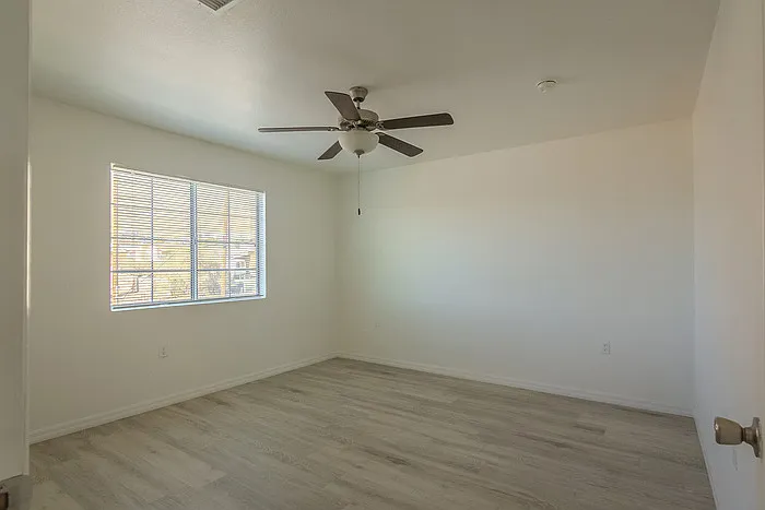 2413 Tremont Ave #B3 — Photo 21