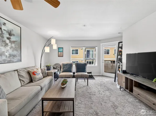 12534 15th Avenue NE #22, Seattle, WA 98125