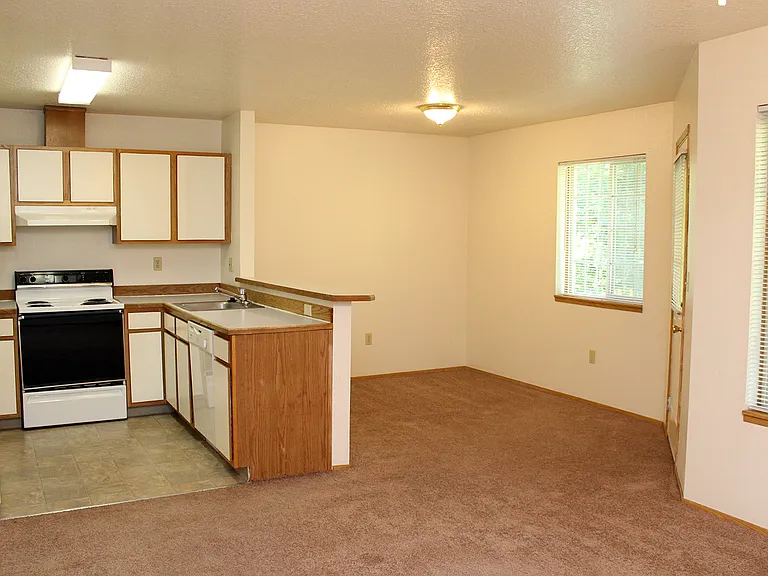 4604-4650 NE Hancock St — Photo 13