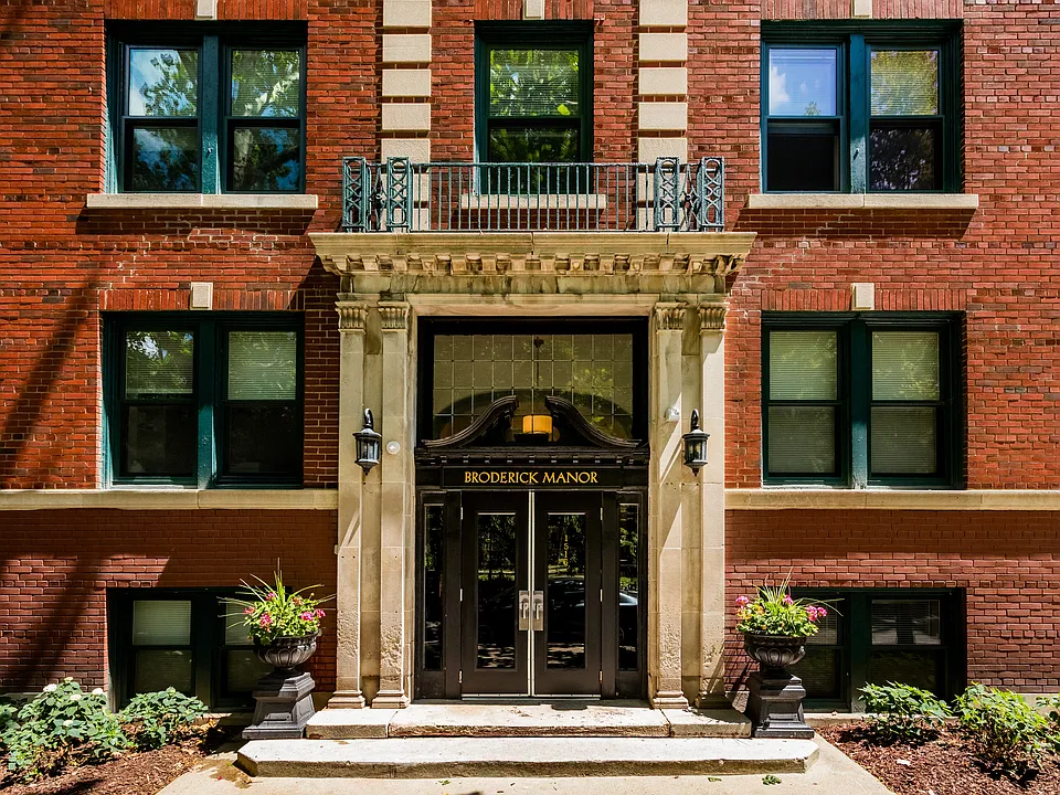 Broderick Manor