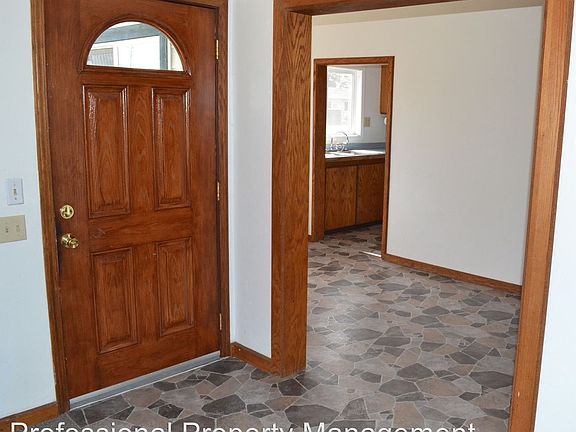5th image of 3430 Elizabeth St