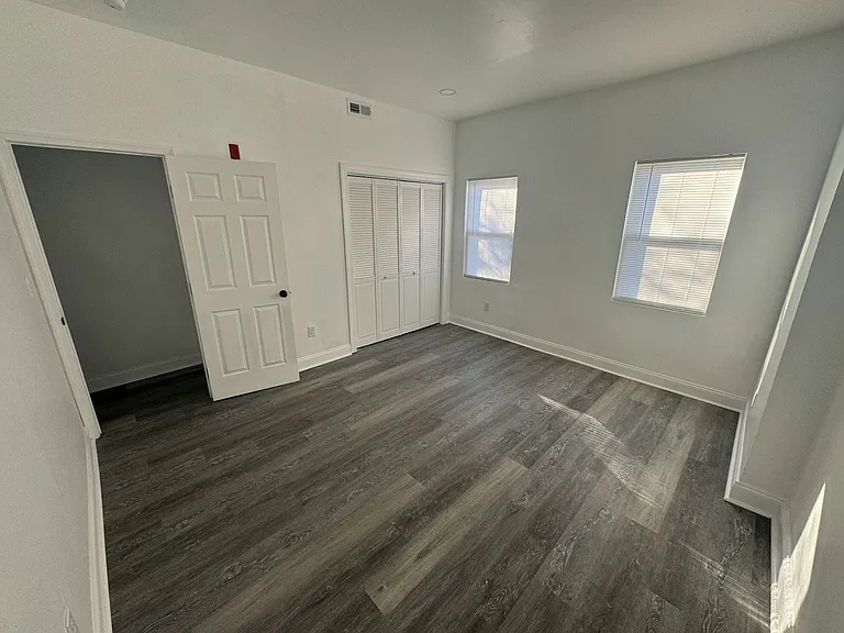 346 N 52nd St #2 — Photo 8