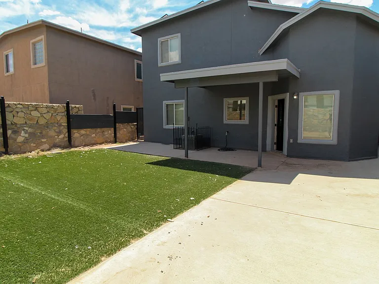 2210 Hannah Leigh St — Photo 19