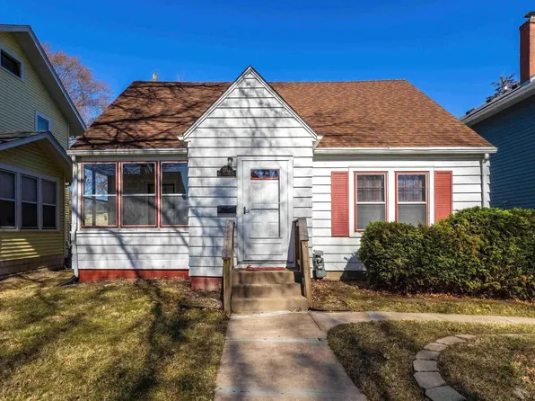 2714 E Pleasant St, Davenport, IA 52803