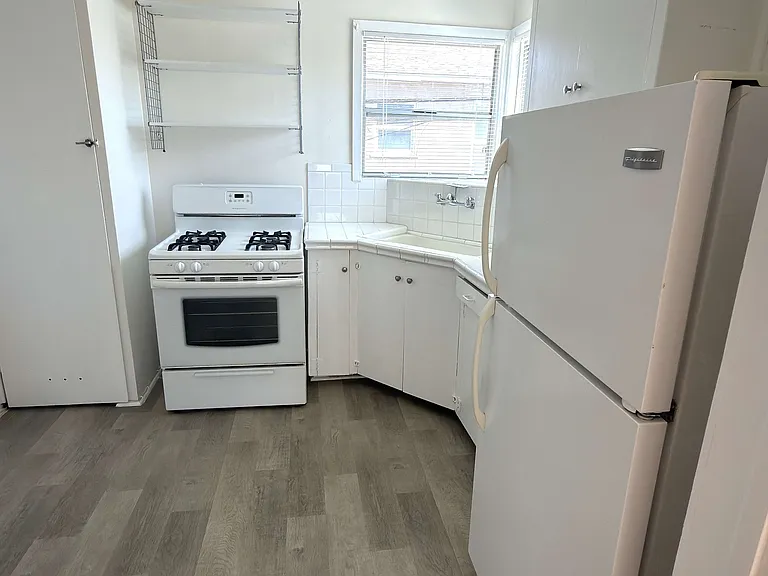 34 Granada Ave #6 — Photo 3