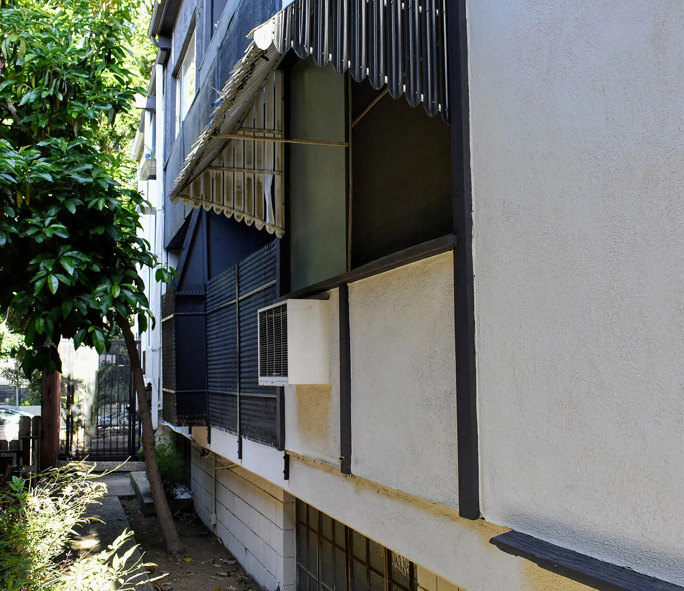 1750 EL Cerrito Place Apartments — Photo 1