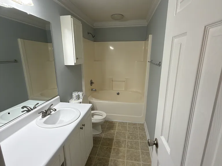 6027 Sanibel Dr — Photo 8
