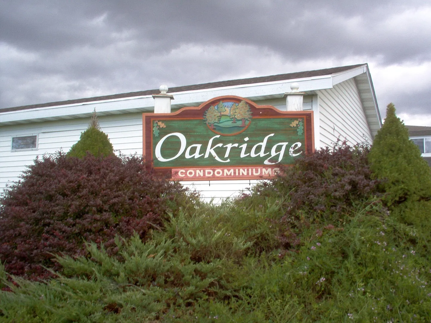 Oakridge Darien Apartments — Photo 3