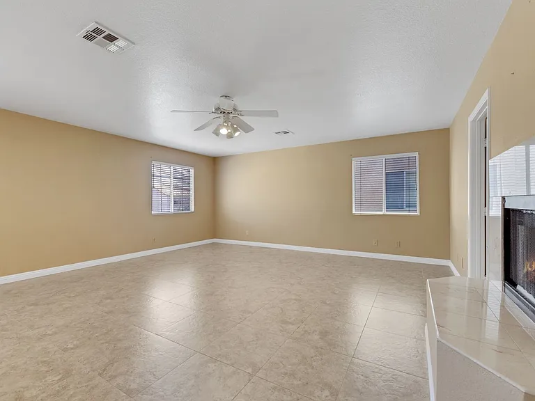 815 Stillwater Ln — Photo 12
