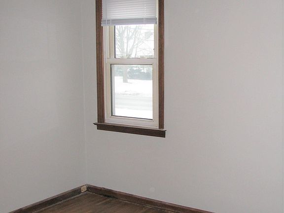 5th image of 743 S Hague Ave