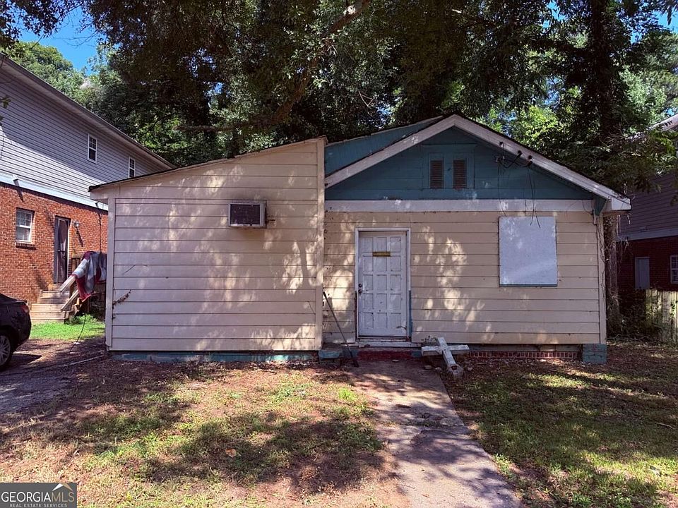 1st image of 984 Sims Ave NW
