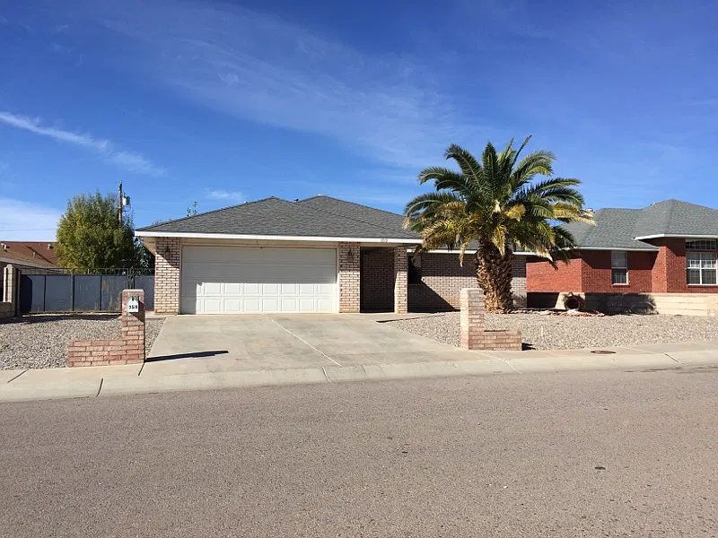 4 bed, 2033 sqft, $1,800 — Photo 1