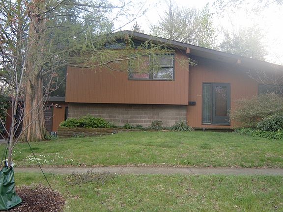 4 bed, 2 bath, garage