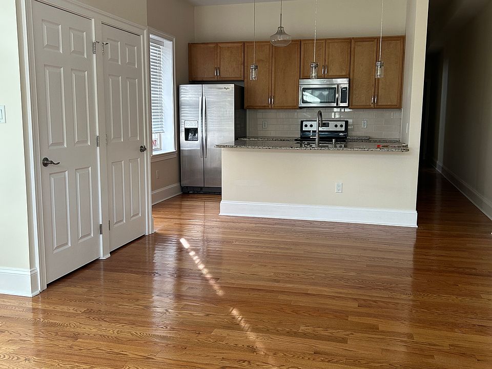 1st image of 1824 N Scott St Unit 1
