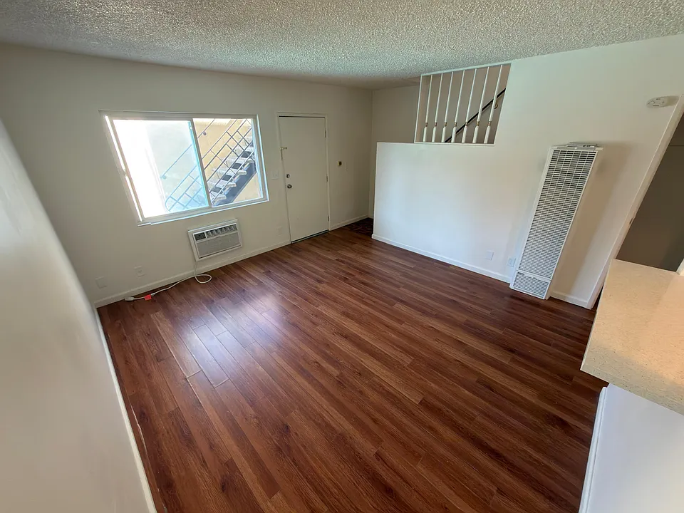 915 E Palmer Ave #1