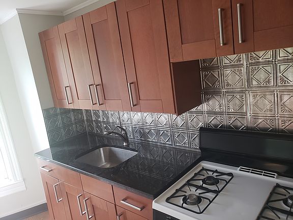 5th image of 5001 Roland Ave #2