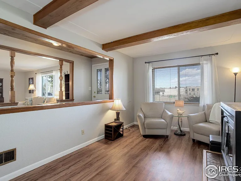 690 W Elmhurst Pl — Photo 4