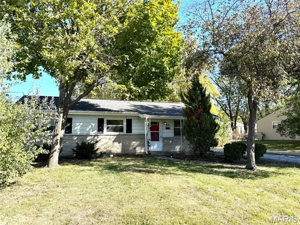 904 Saint Paul Ln, O'Fallon, MO 63366