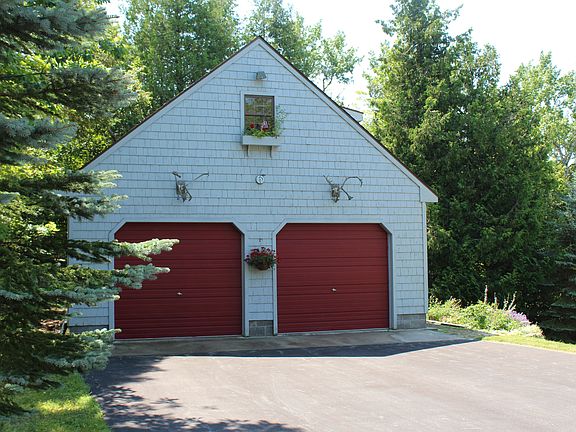 2 story custom built garage