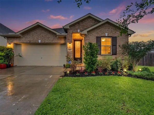 1807 Oakdale Mist Dr, Dickinson, TX 77539