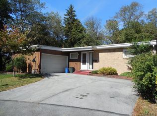 1296 Hillcrest Ct, Johnstown, PA 15905