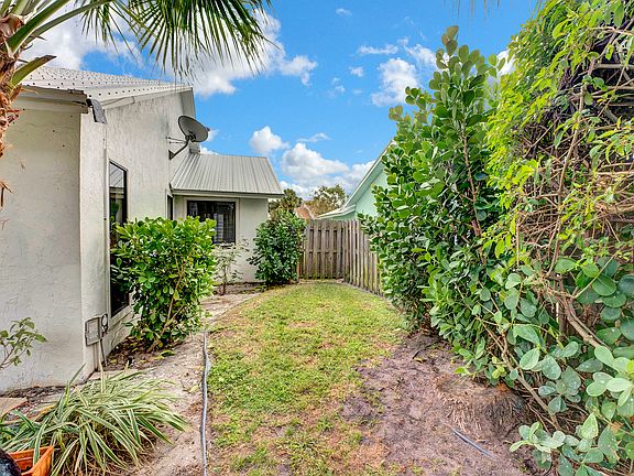 4th image of 1113 Rainwood Cir