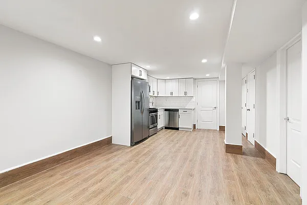 Rented by Compass | media 14