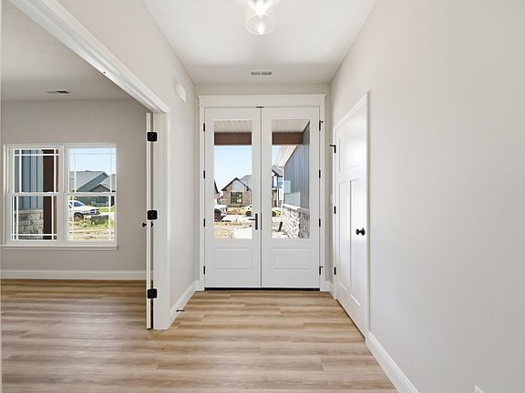 3rd image of 4287 Demeree Way