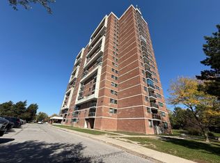 100 Wingarden Ct #1701, Toronto, ON M1B 2P4