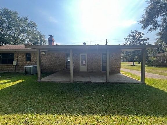 2nd image of 3058 Cottage Grove Dr
