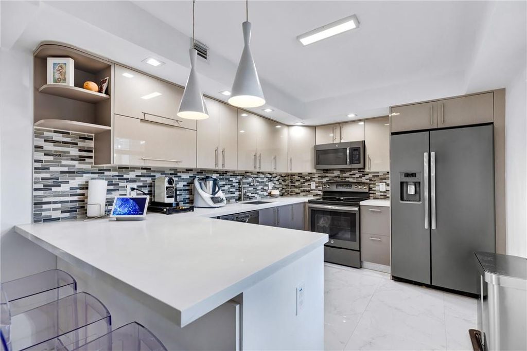 805 Cypress Boulevard #210, photo 2