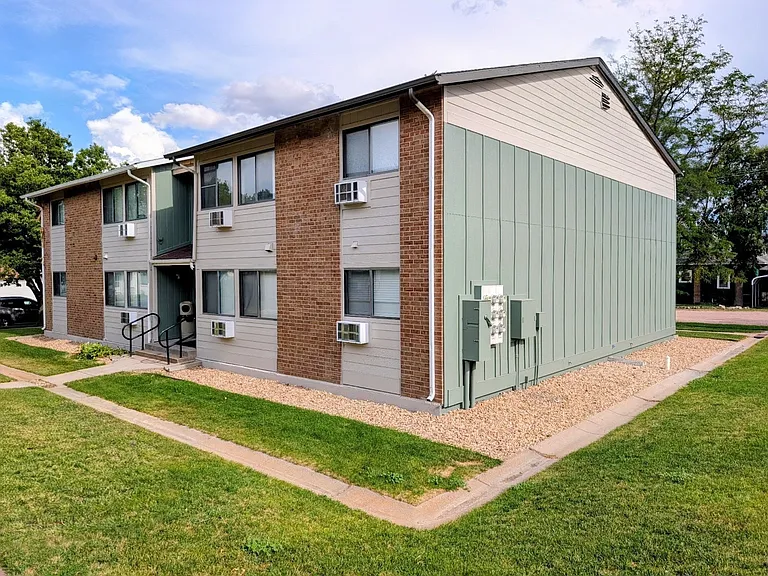 333 Custer Ave #1 — Photo 15