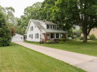 613 Lugers Rd, Holland, MI 49423