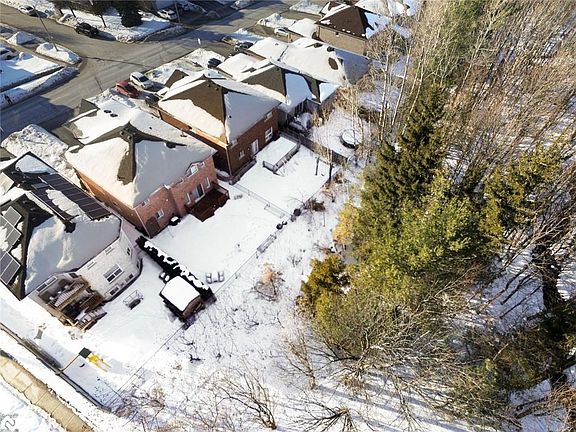3rd image of 3 Hawkins Dr