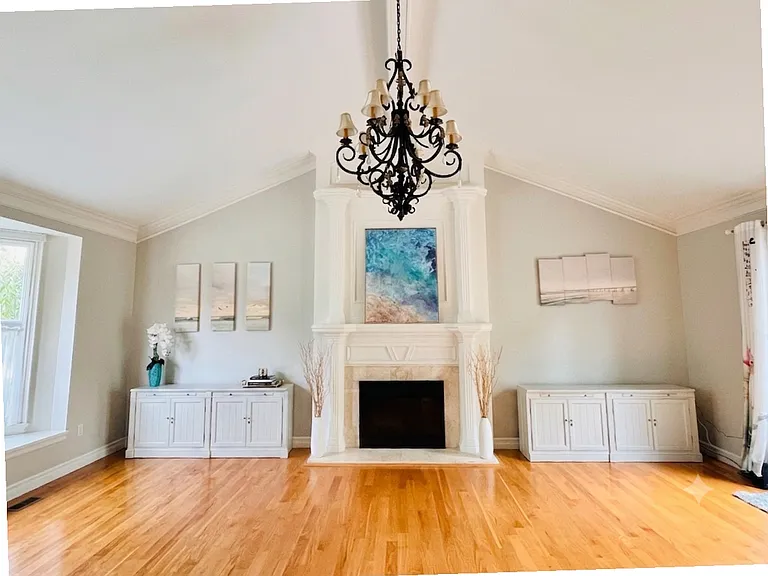 3473 Wedgewood Dr — Photo 2