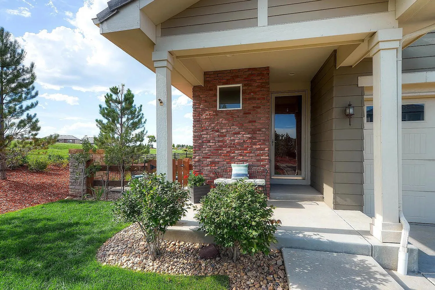 4 bed, 2756 sqft, $3,200 — Photo 2