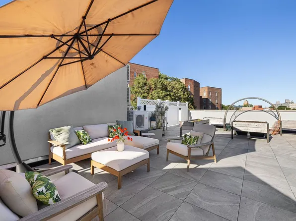 271 McDonald Ave #3B, Brooklyn, NY 11218