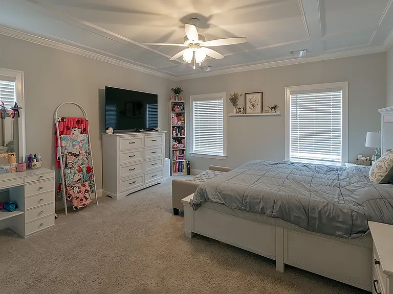 146 Lenore Ct — Photo 14