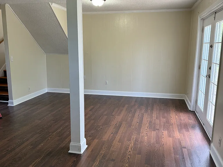608 Sue Ct — Photo 17